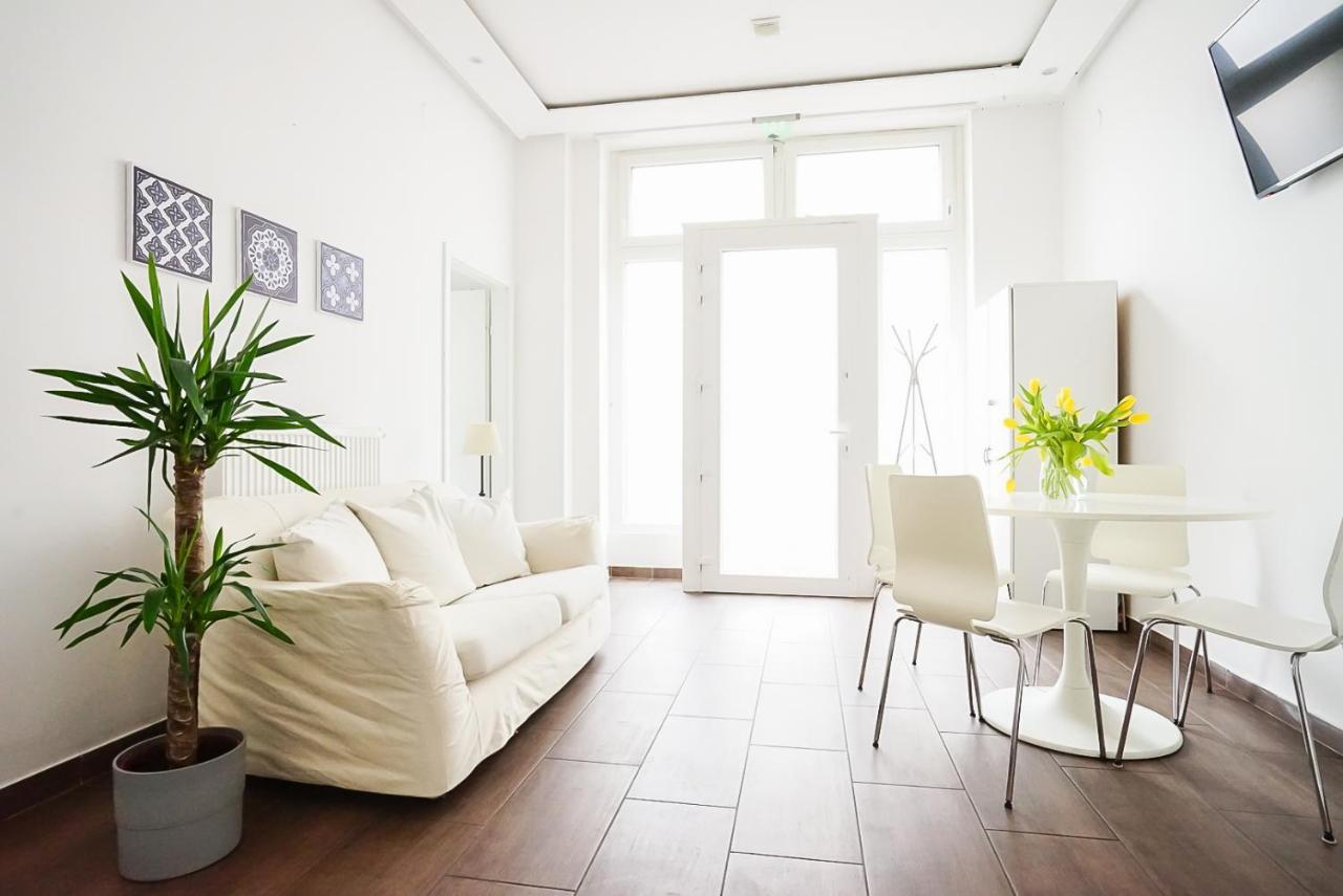 וינה Wonderful Big Apartment Near Yppen Market מראה חיצוני תמונה